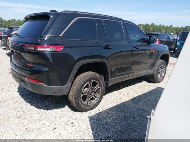 Jeep Grand Cherokee - 4