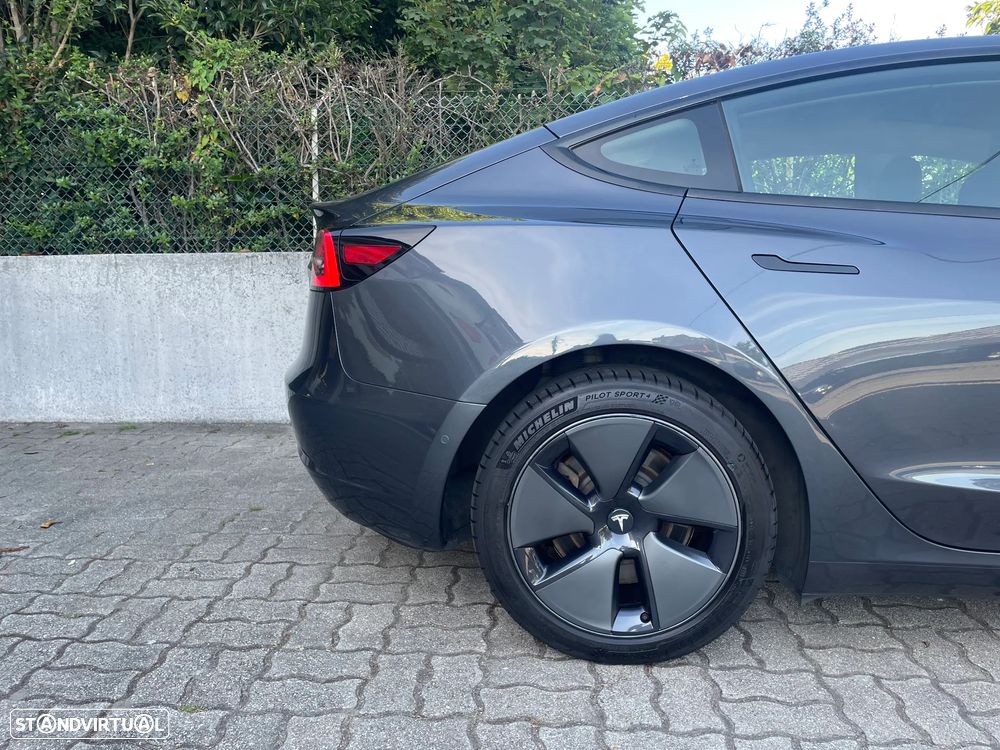Tesla Model 3 RWD - 10