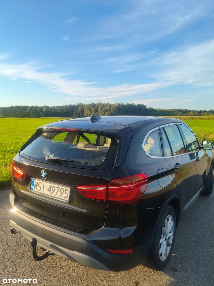 BMW X1 sDrive18d Sport Line - 11