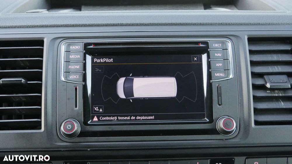 Volkswagen Caravelle - 13