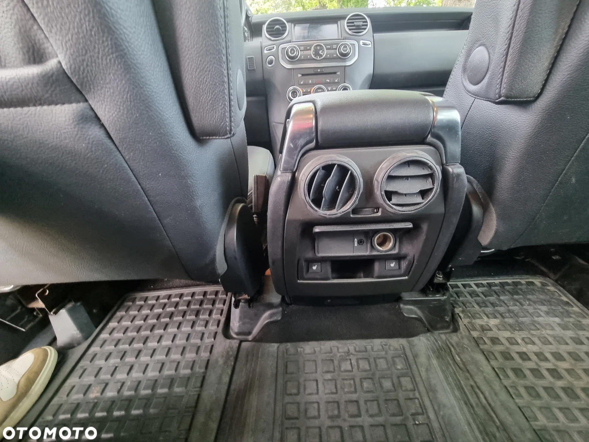 Land Rover Discovery IV 3.0D V6 HSE - 27