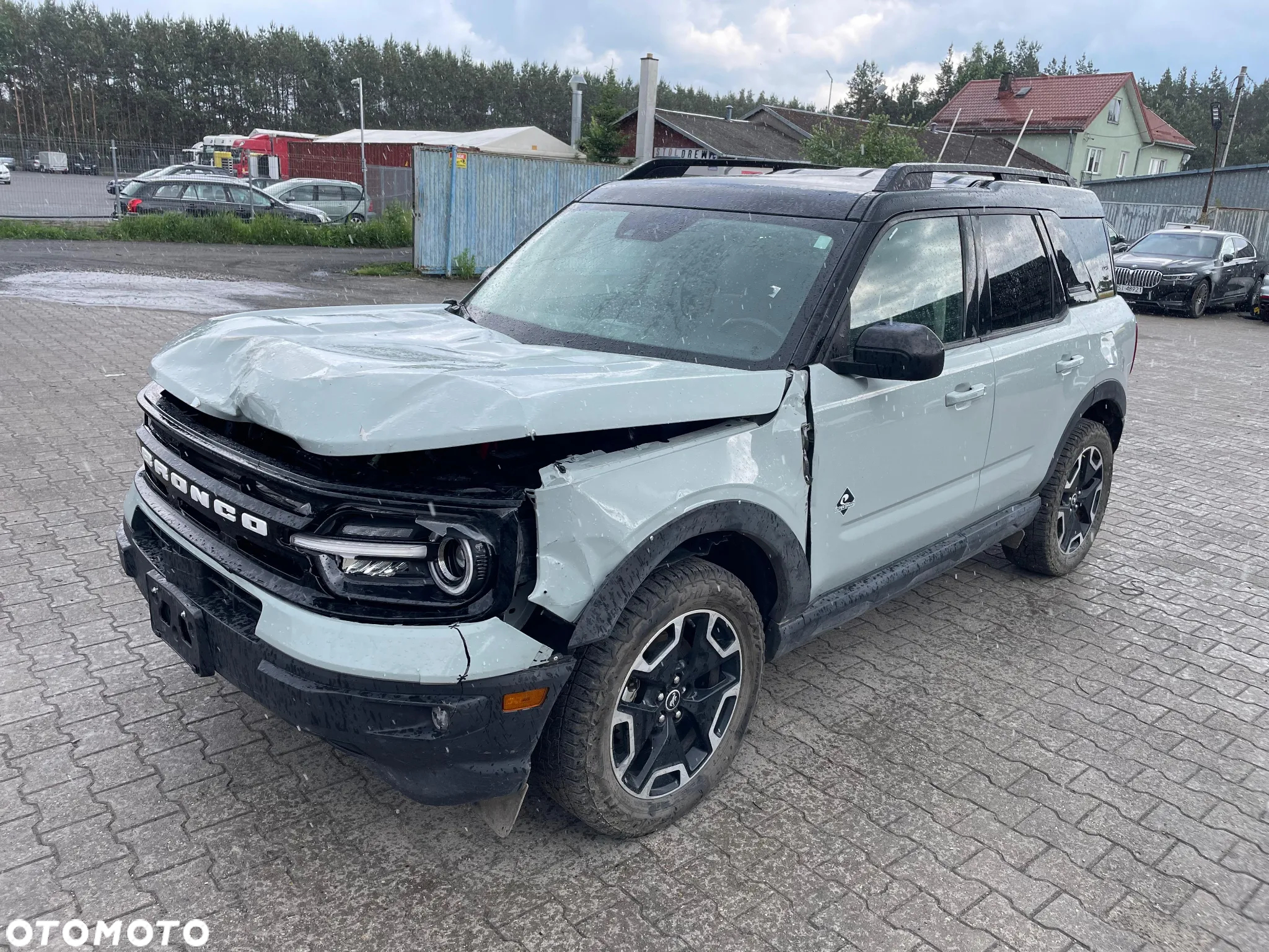 Ford Bronco - 4