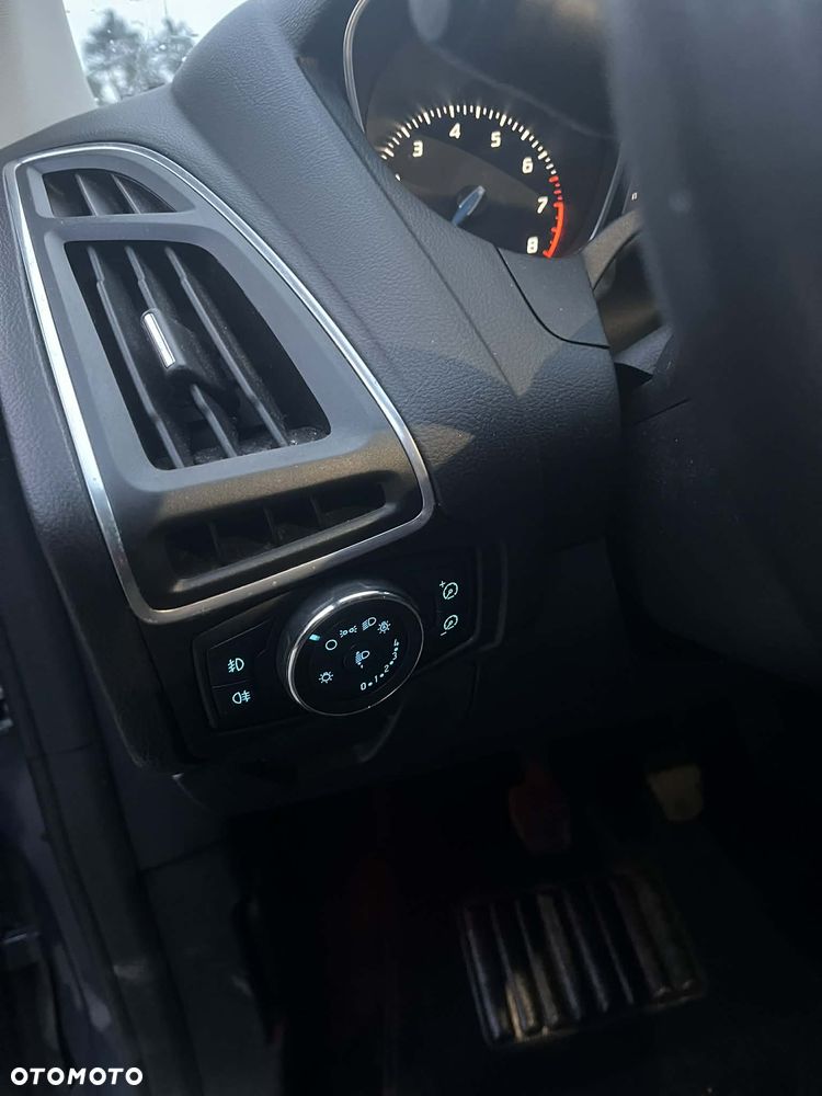 Ford Focus 1.6 EcoBoost Trend - 12