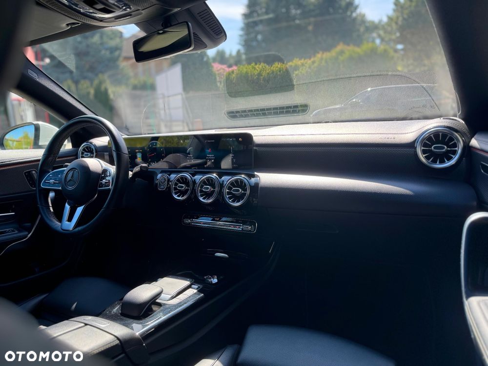 Mercedes-Benz CLA 200 7G-DCT Progressive - 13