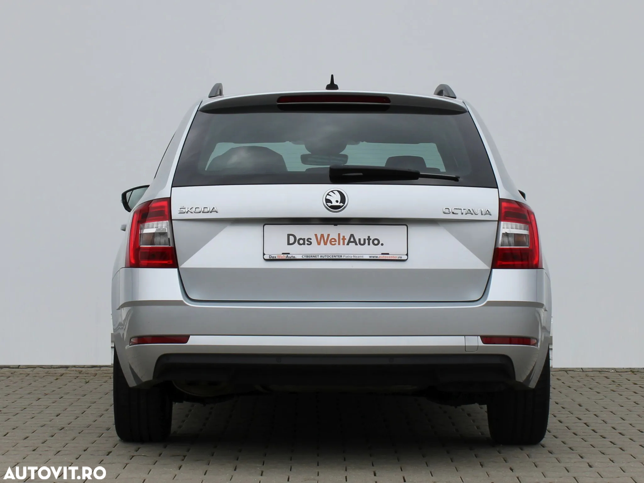 Skoda Octavia 2.0 TDI DSG Ambition - 4