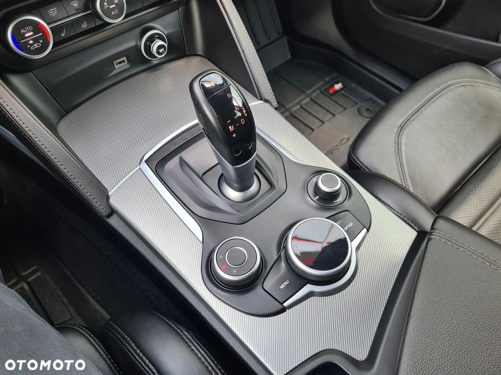 Alfa Romeo Stelvio 2.0 Turbo B-Tech Edition Q4 - 24