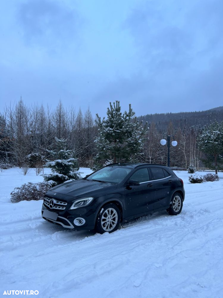 Mercedes-Benz GLA 220 d 4Matic 7G-DCT - 10