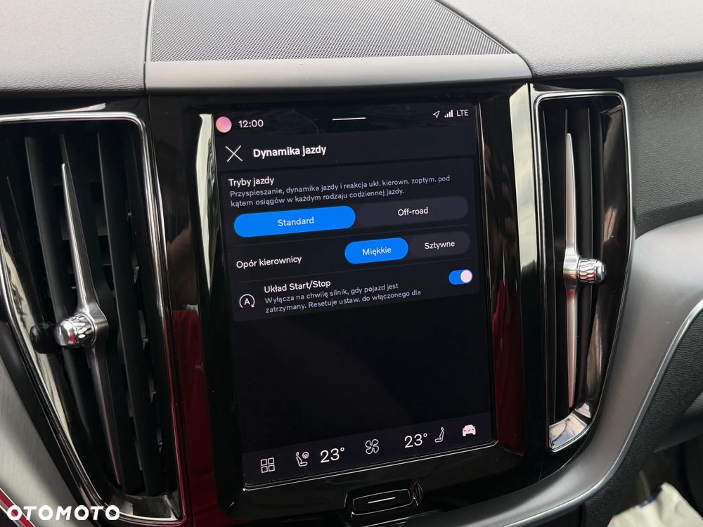 Volvo XC 60 B4 B Momentum Pro - 17