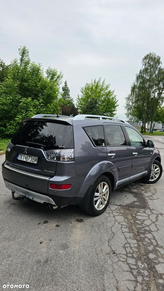 Mitsubishi Outlander 2.0 DID Instyle NAVI - 1