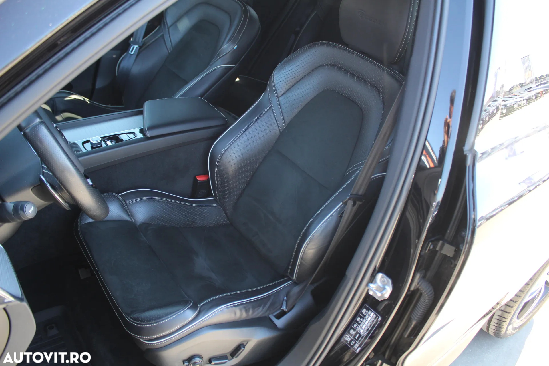 Volvo XC 60 B5 B AWD Geartronic RDesign - 17