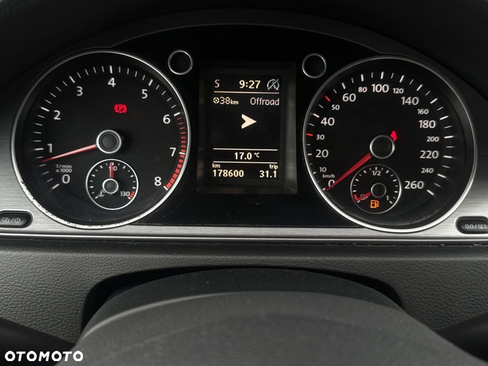 Volkswagen Passat 1.4 TSI BMT Comfortline - 24