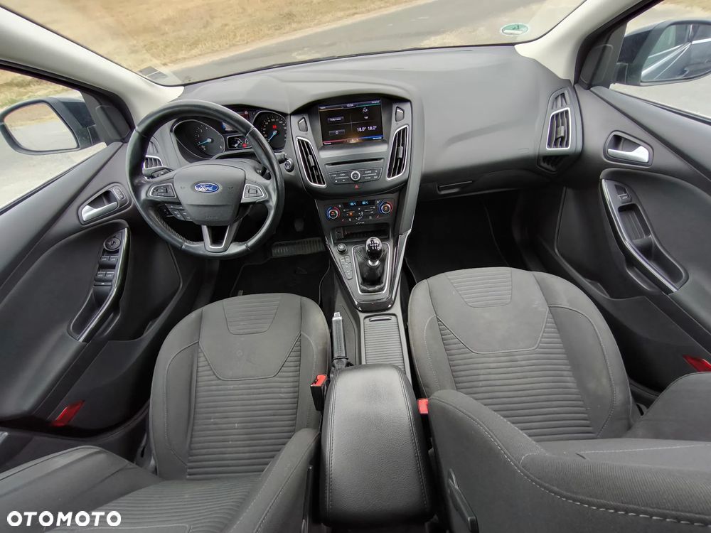 Ford Focus 1.0 EcoBoost Titanium - 9
