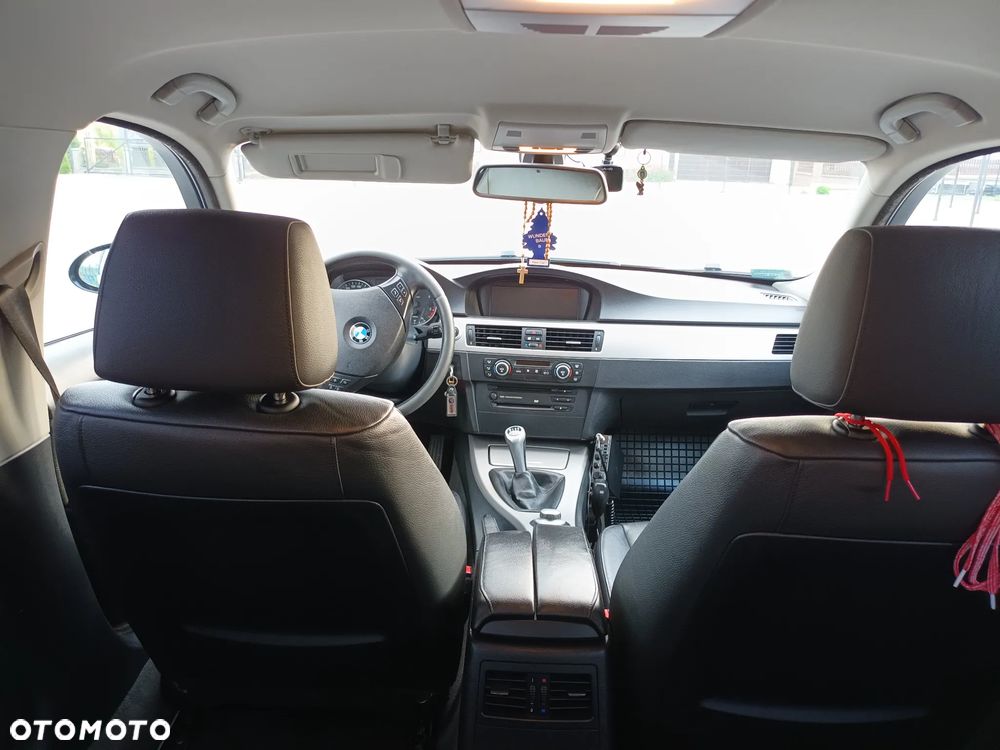 BMW Seria 3 320d - 17