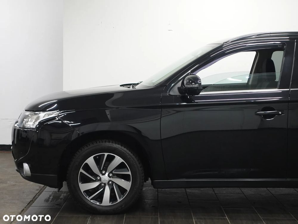Mitsubishi Outlander 2.2 DI-D 4WD Invite - 17