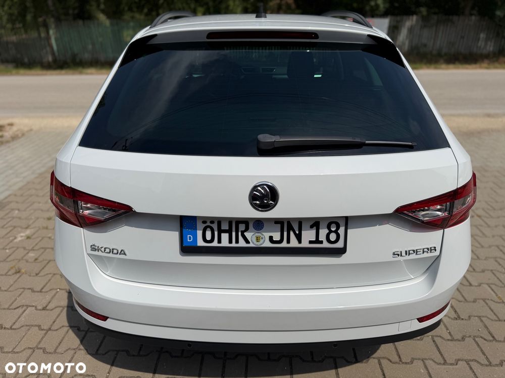 Skoda Superb 2.0 TDI Premium Edition - 6