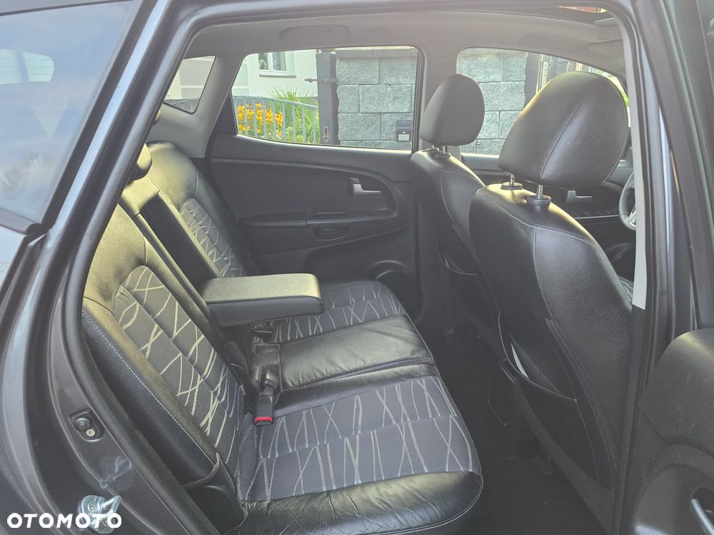 Kia Venga 1.6 CVVT Fifa World Cup Edition - 23