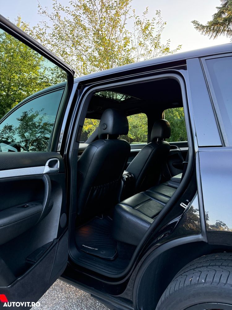 Porsche Cayenne - 9