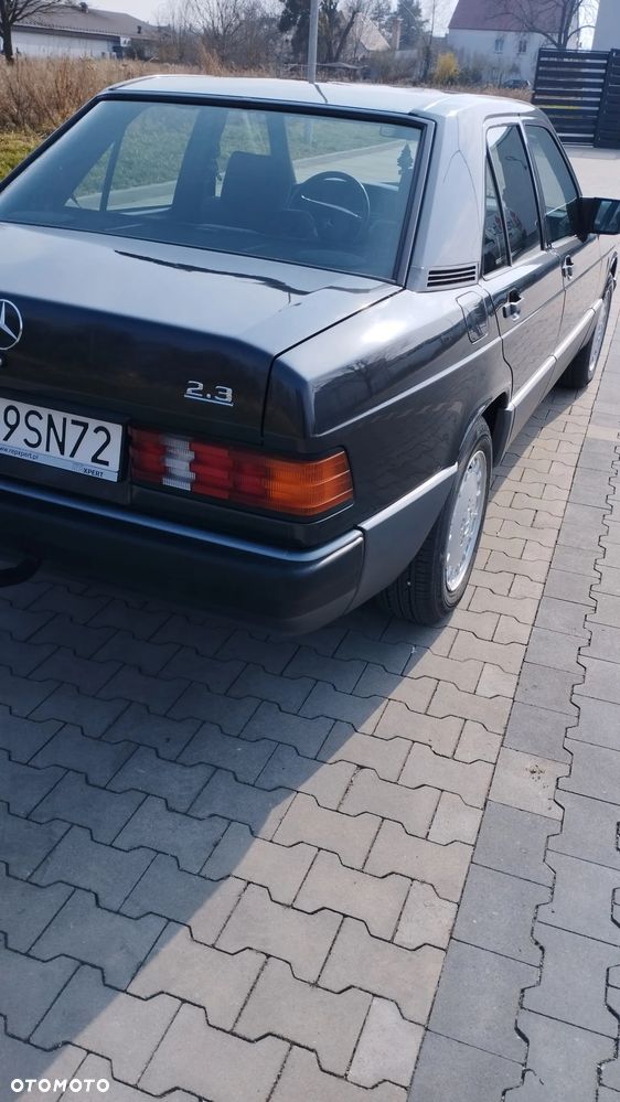 Mercedes-Benz W201 (190) - 4