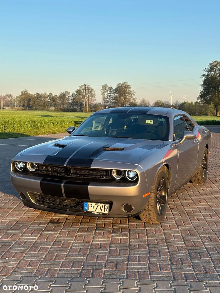 Dodge Challenger - 1