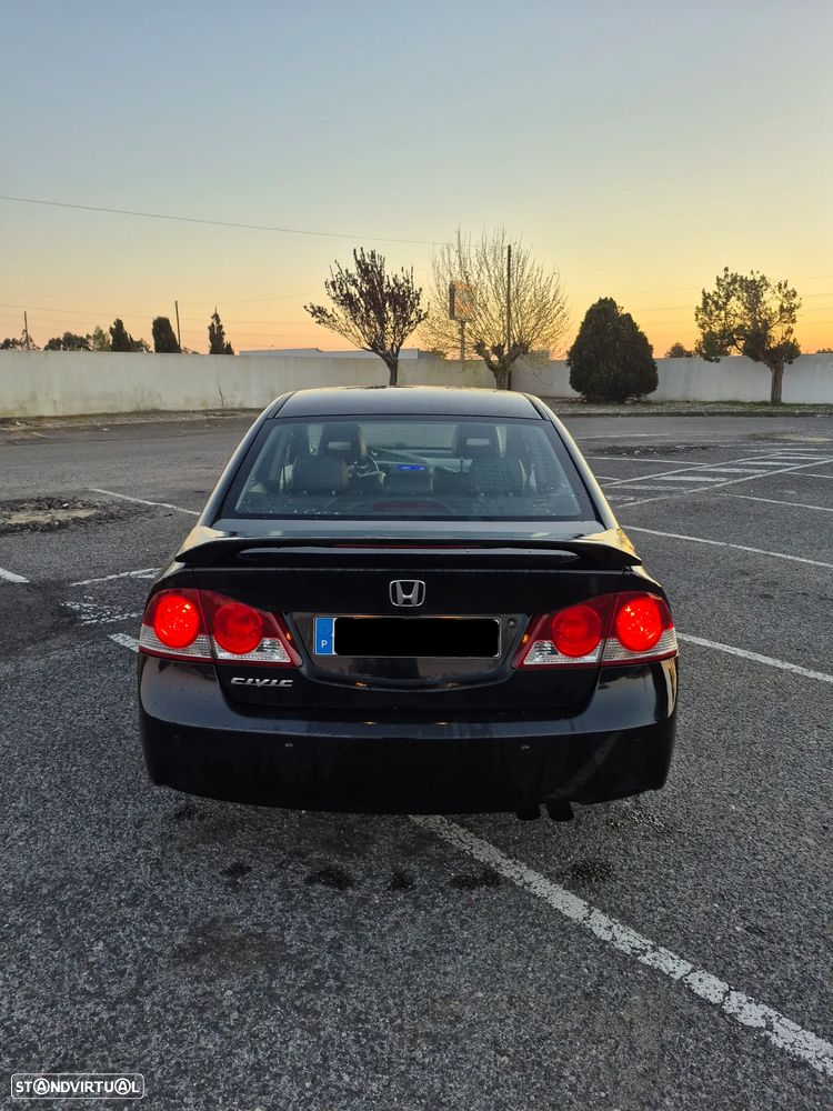 Honda Civic 1.8 ES - 5