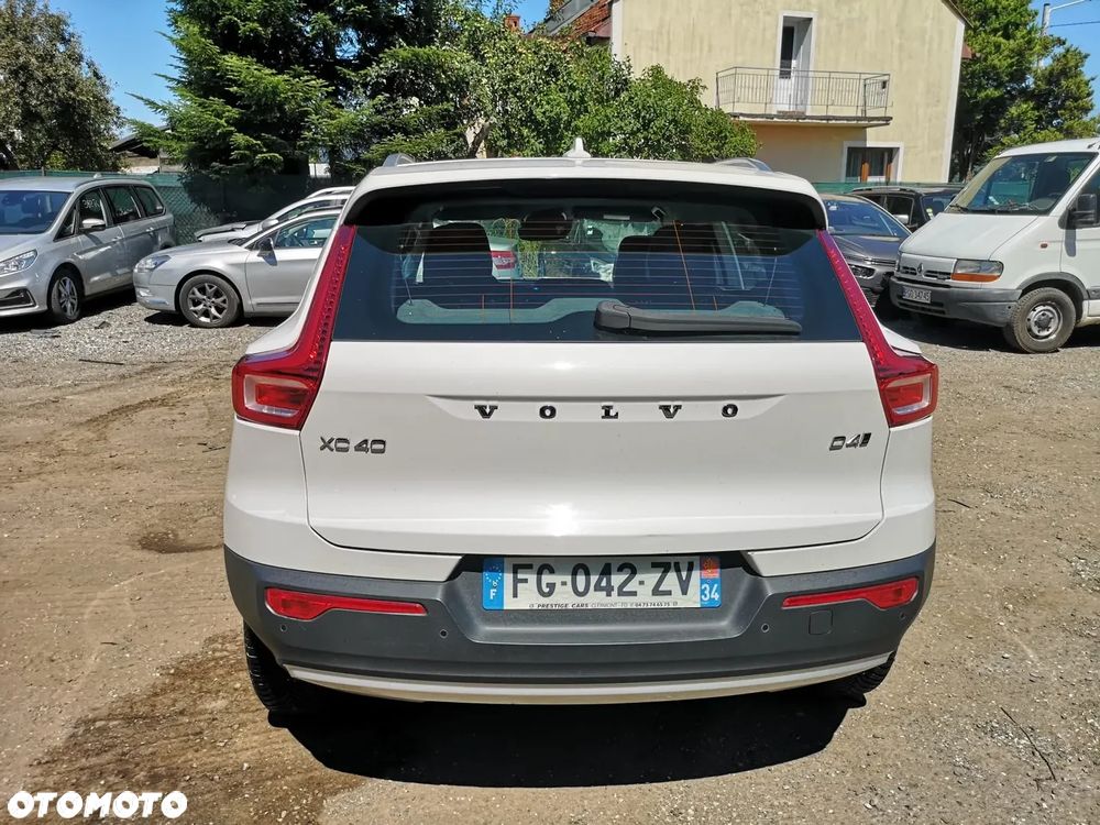 Volvo XC 40 D4 AWD Geartronic Momentum - 9