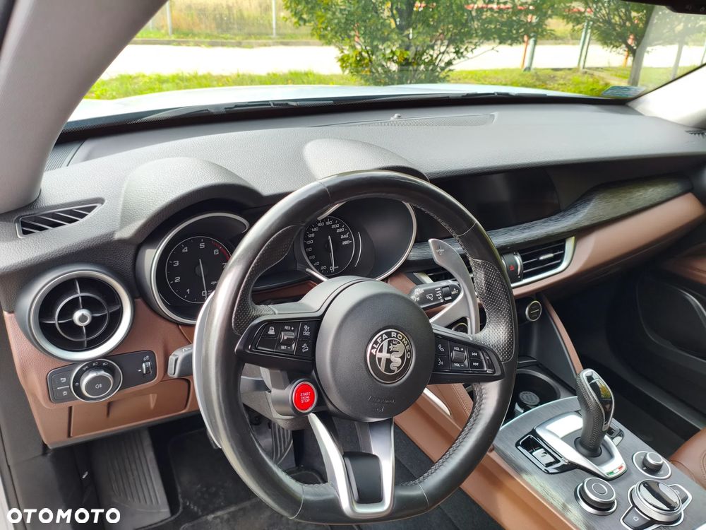 Alfa Romeo Stelvio 2.0 Turbo Sprint Q4 - 12