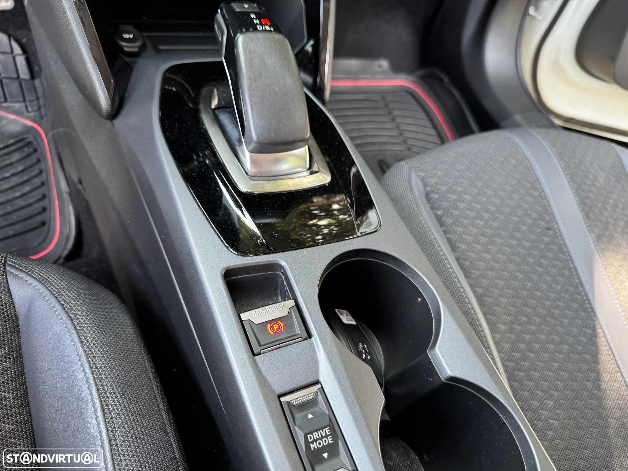 Peugeot e-2008 50 kWh Active Pack - 34