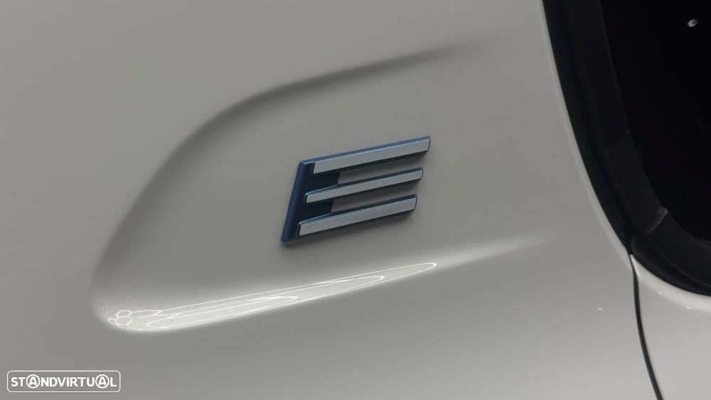 Peugeot e-208 Allure - 12