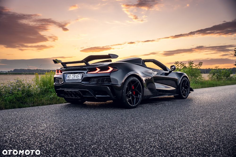 Chevrolet Corvette - 17