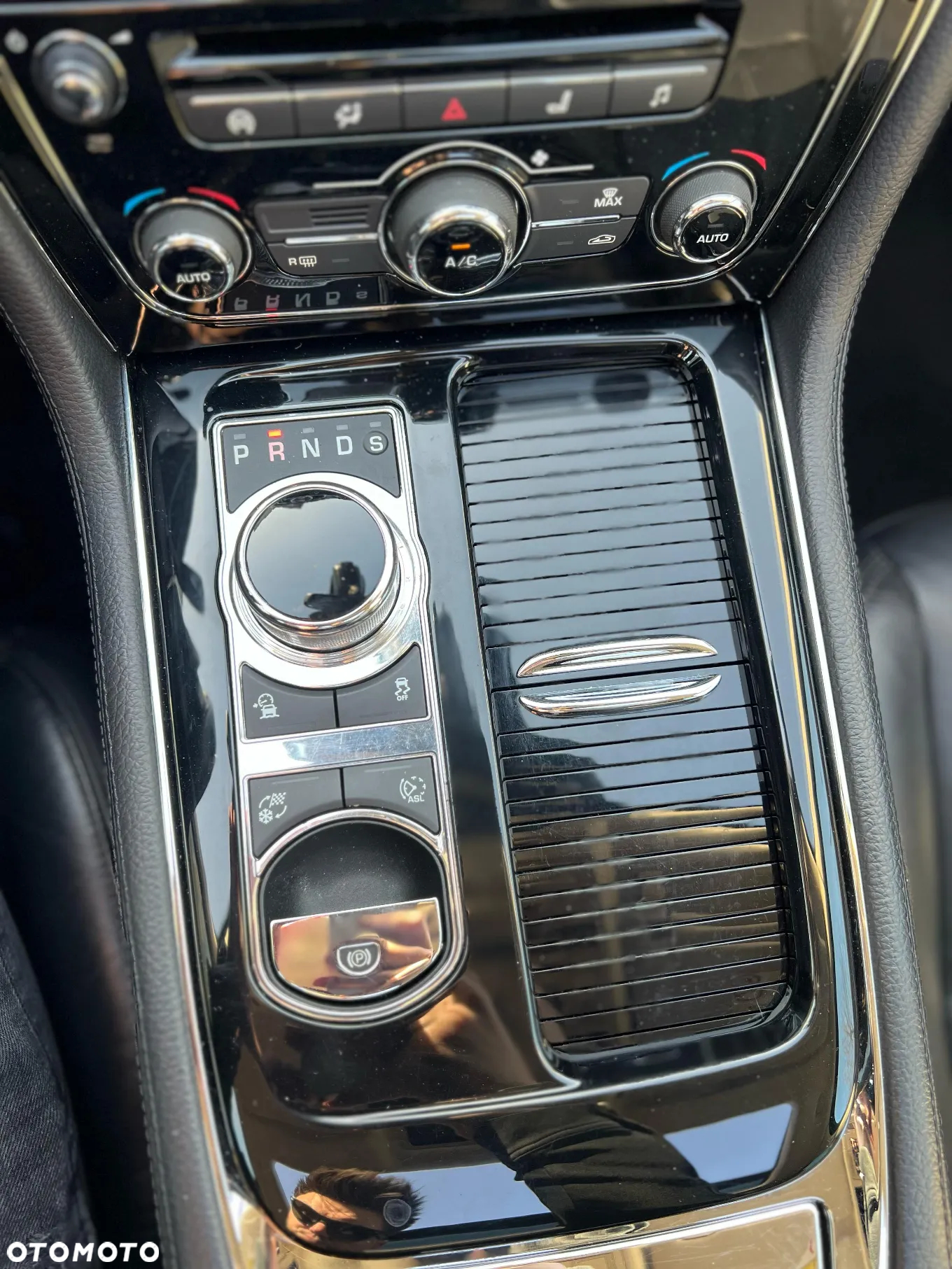 Jaguar XJ - 7
