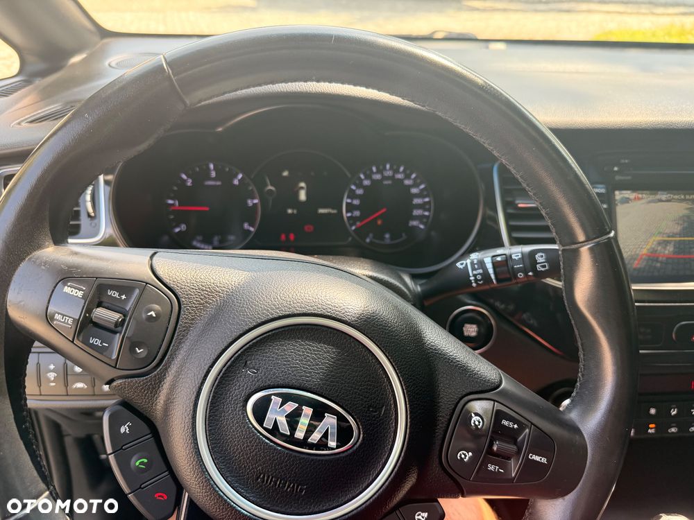 Kia Carens - 7