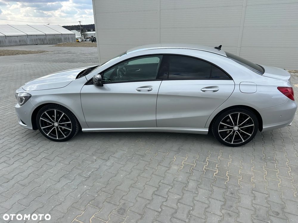 Mercedes-Benz CLA 200 7G-DCT Peak Edition - 9