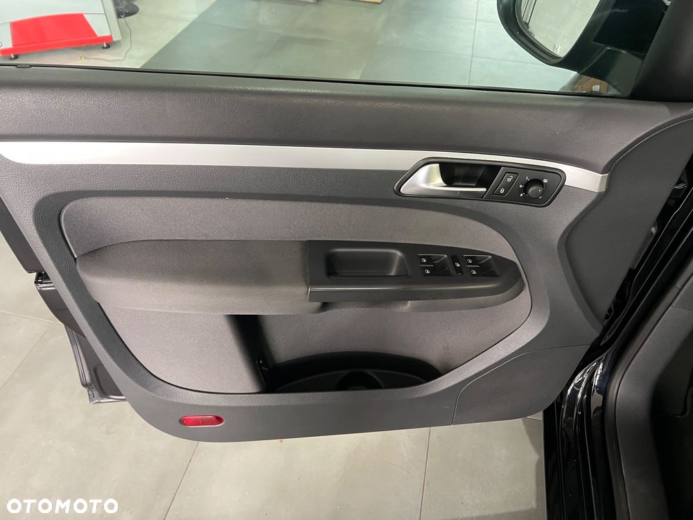 Volkswagen Touran 1.6 TDI DPF BlueMot Comfortline - 18