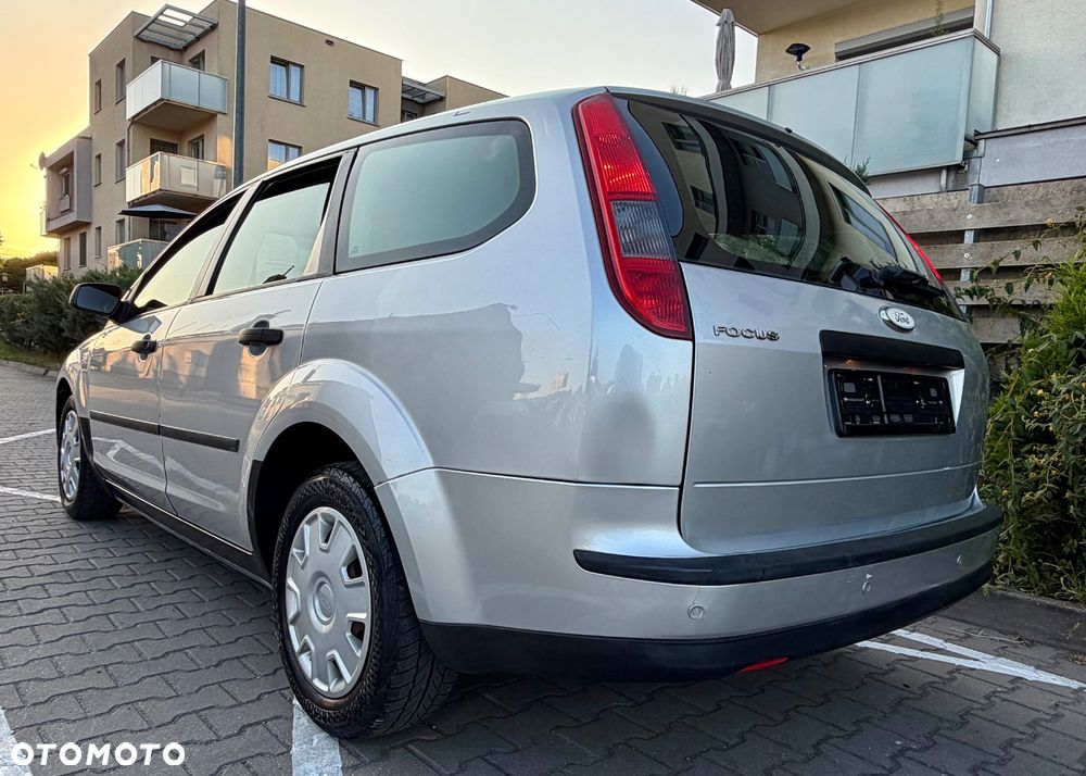 Ford Focus 1.6 16V Trend - 4