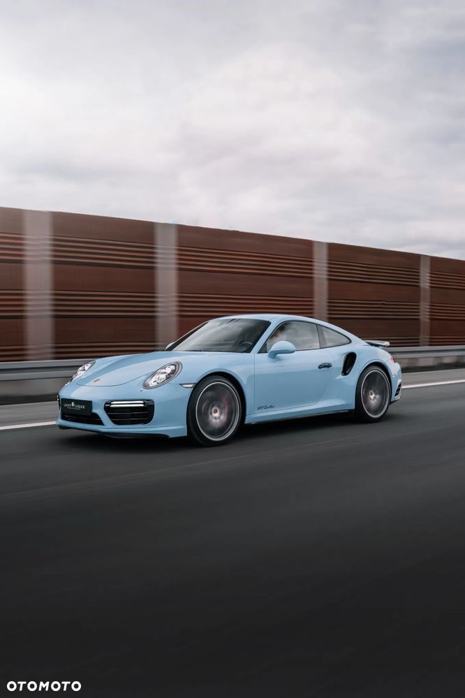 Porsche 911 Turbo - 22