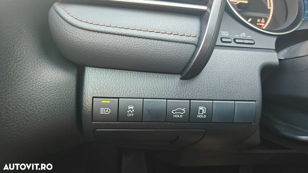 Toyota Camry - 10