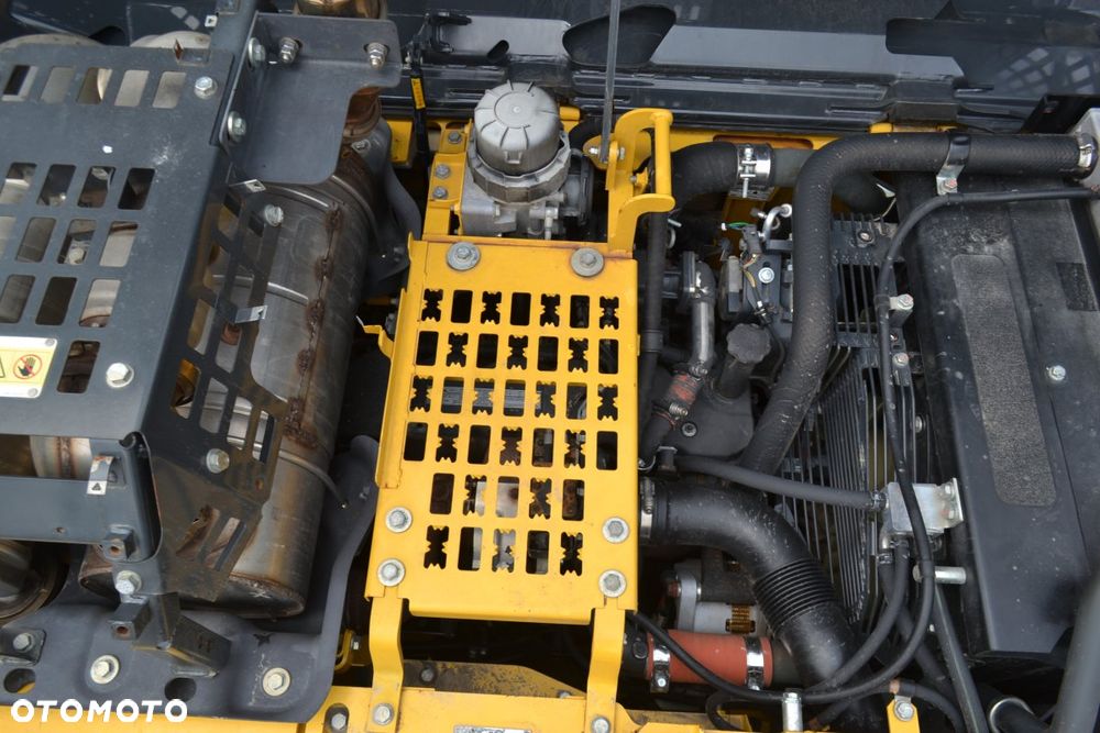 Komatsu PC210LC-11 - 29