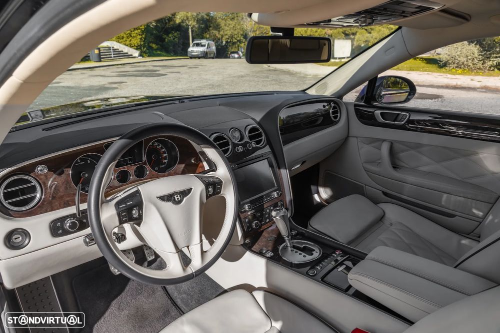 Bentley Continental Flying Spur Standard - 12