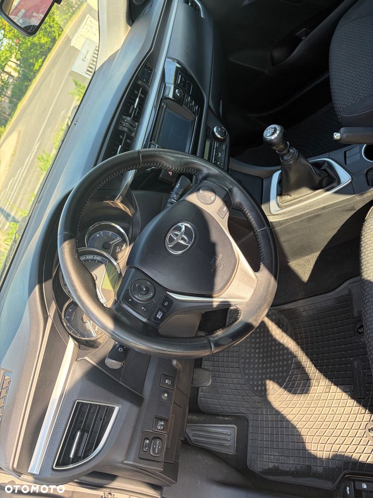 Toyota Corolla 1.4 D-4D Premium EU6 - 10