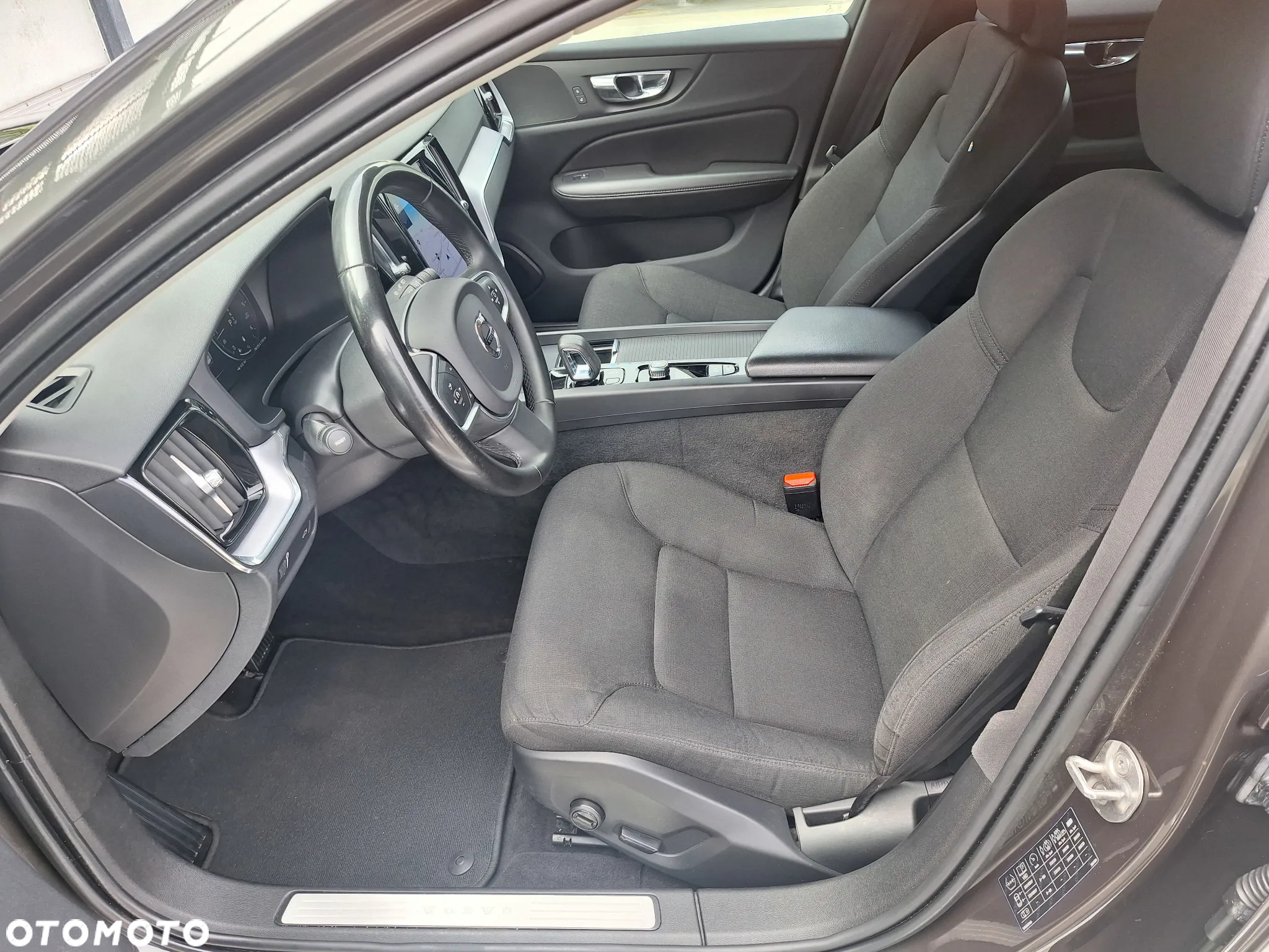 Volvo V60 D4 Momentum Pro - 17