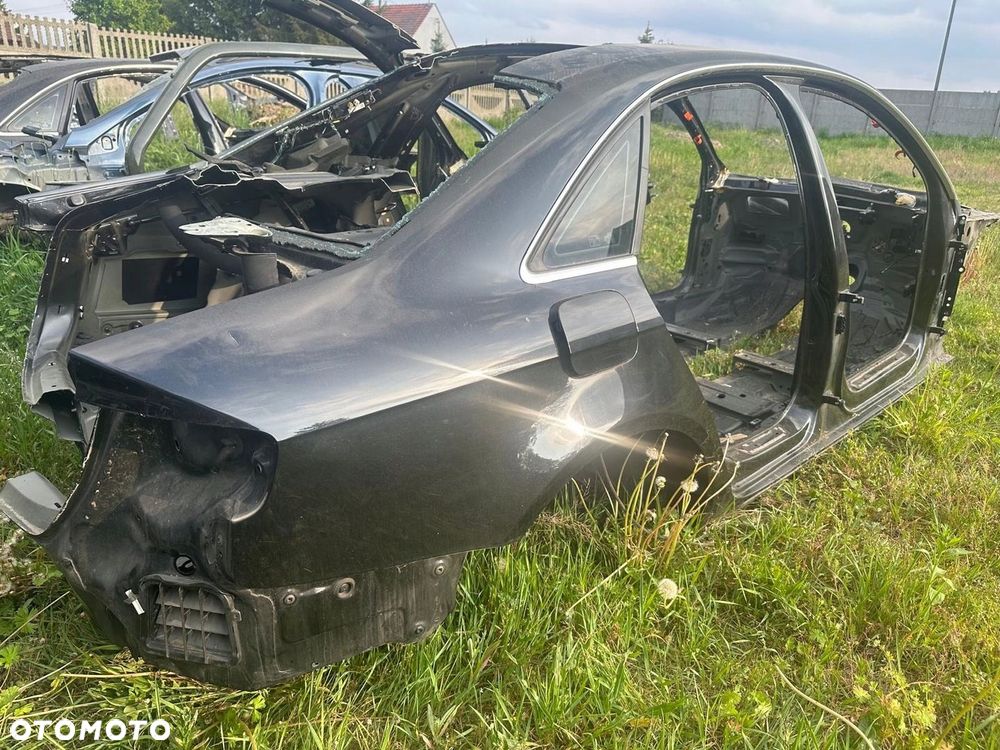 próg słupek prawy Audi A4 B8 sedan - 3