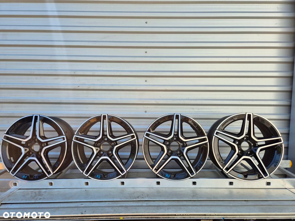 Felga aluminiowa alufelga Mercedes A Klasa W177 A1774011500 kpl - 2