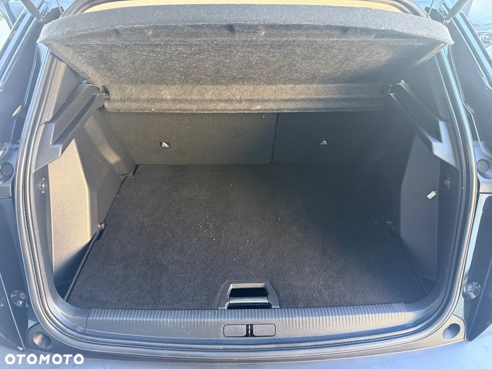 Peugeot 2008 1.2 Pure Tech Allure S&S - 21