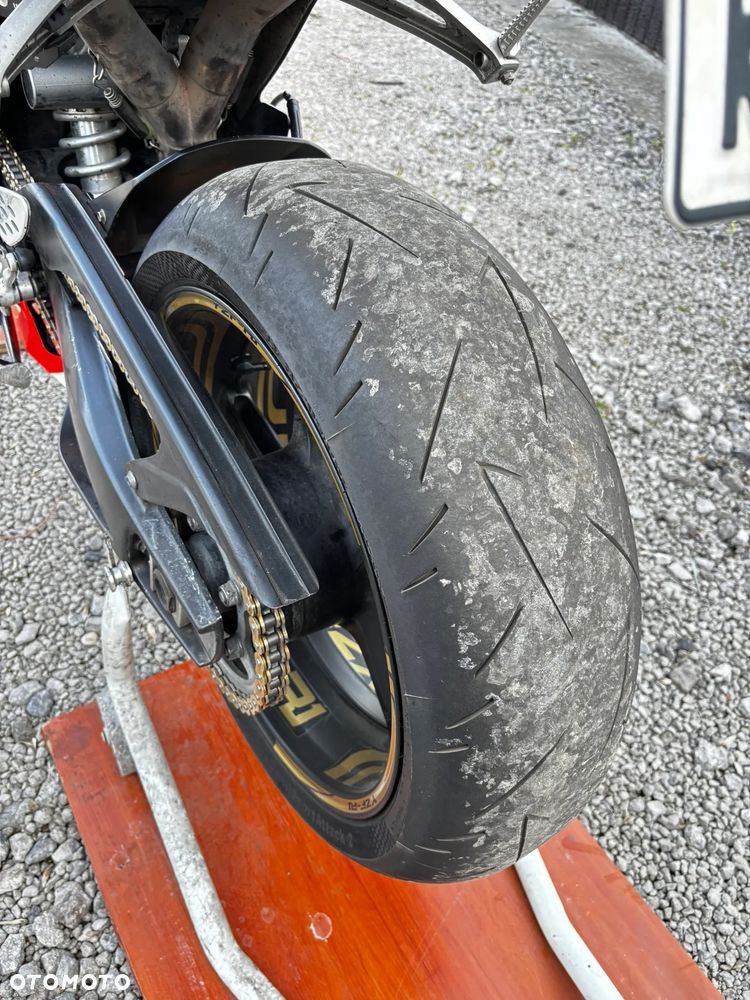 Yamaha R1 - 13
