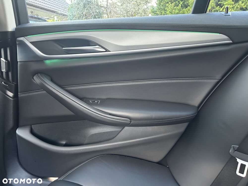 BMW Seria 5 520d Sport Line - 26