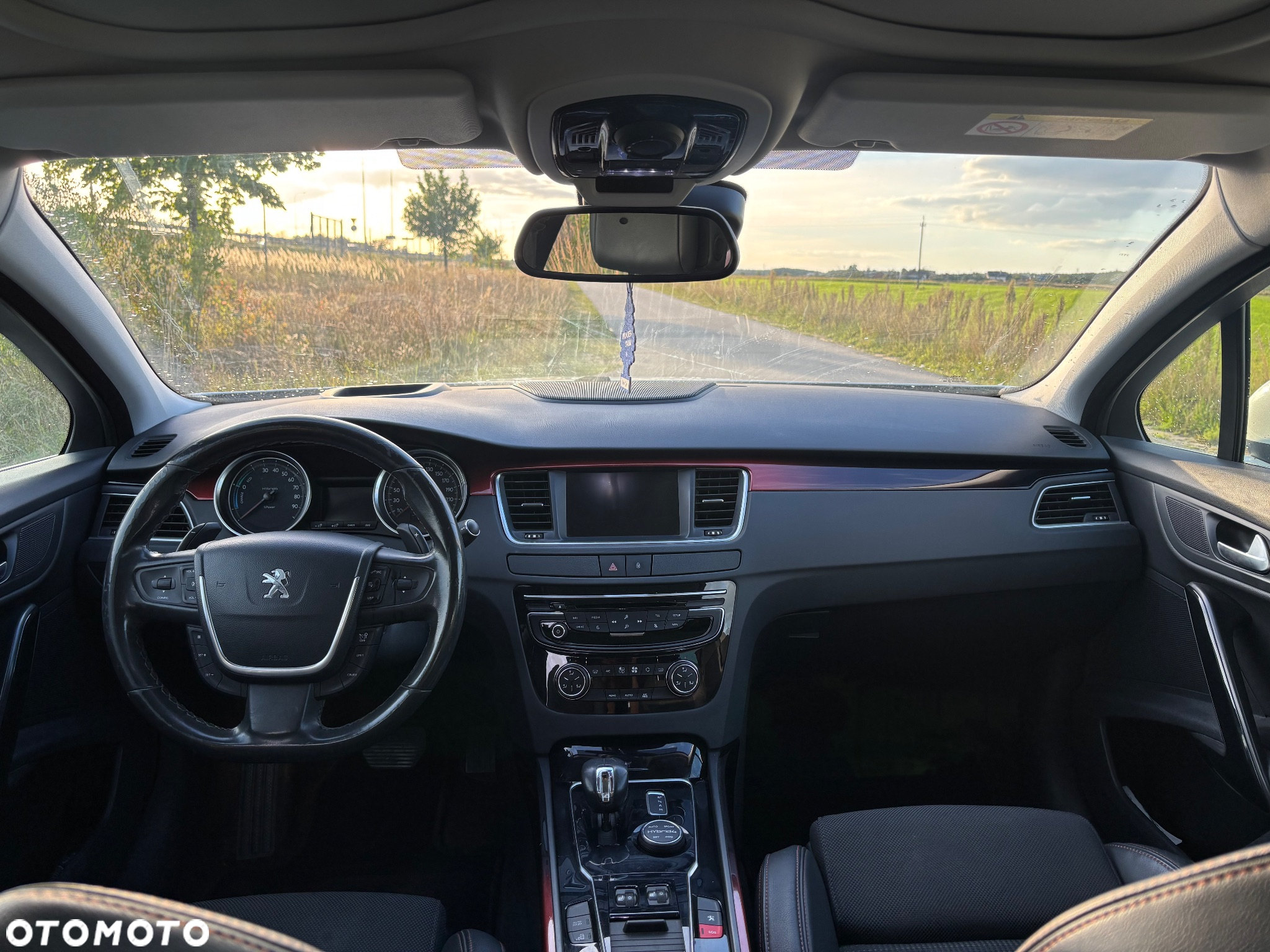 Peugeot 508 RXH Hybrid4 - 8
