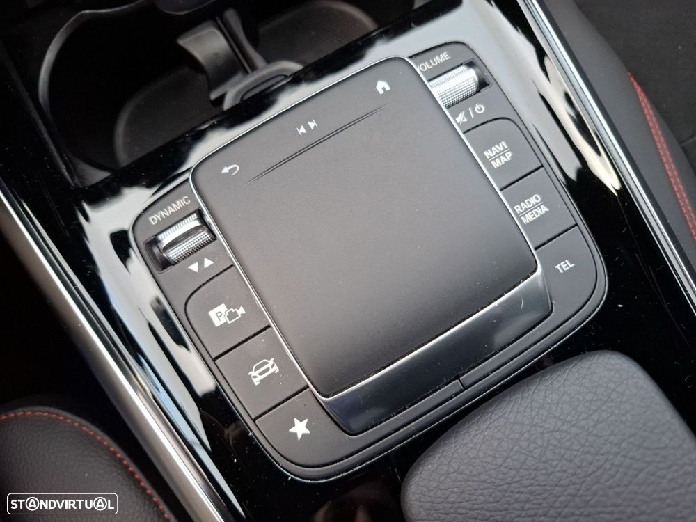 Mercedes-Benz GLA 180 d AMG Line - 19