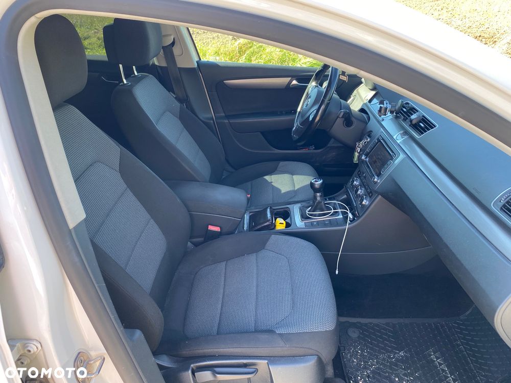 Volkswagen Passat 2.0 TDI Comfortline - 19