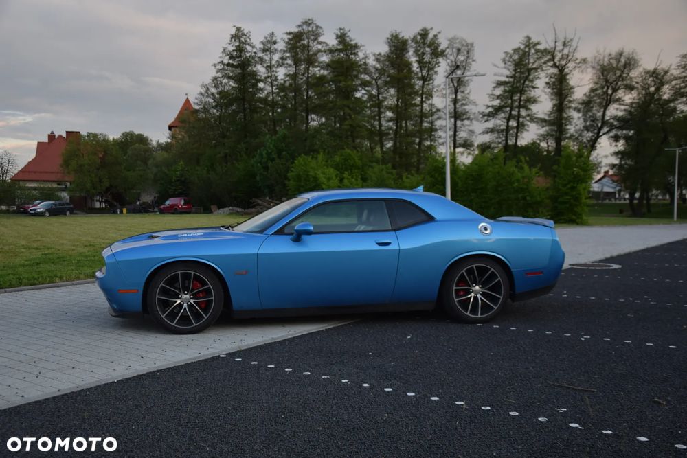 Dodge Challenger - 4