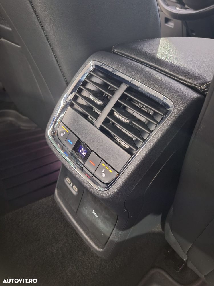 Skoda Octavia 2.0 TDI STYLE DSG - 3